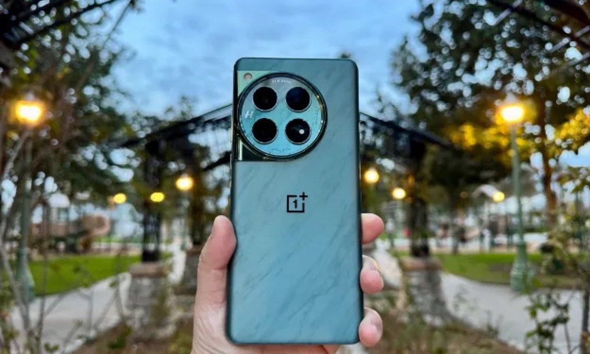 Una fotografía del OnePlus 12.